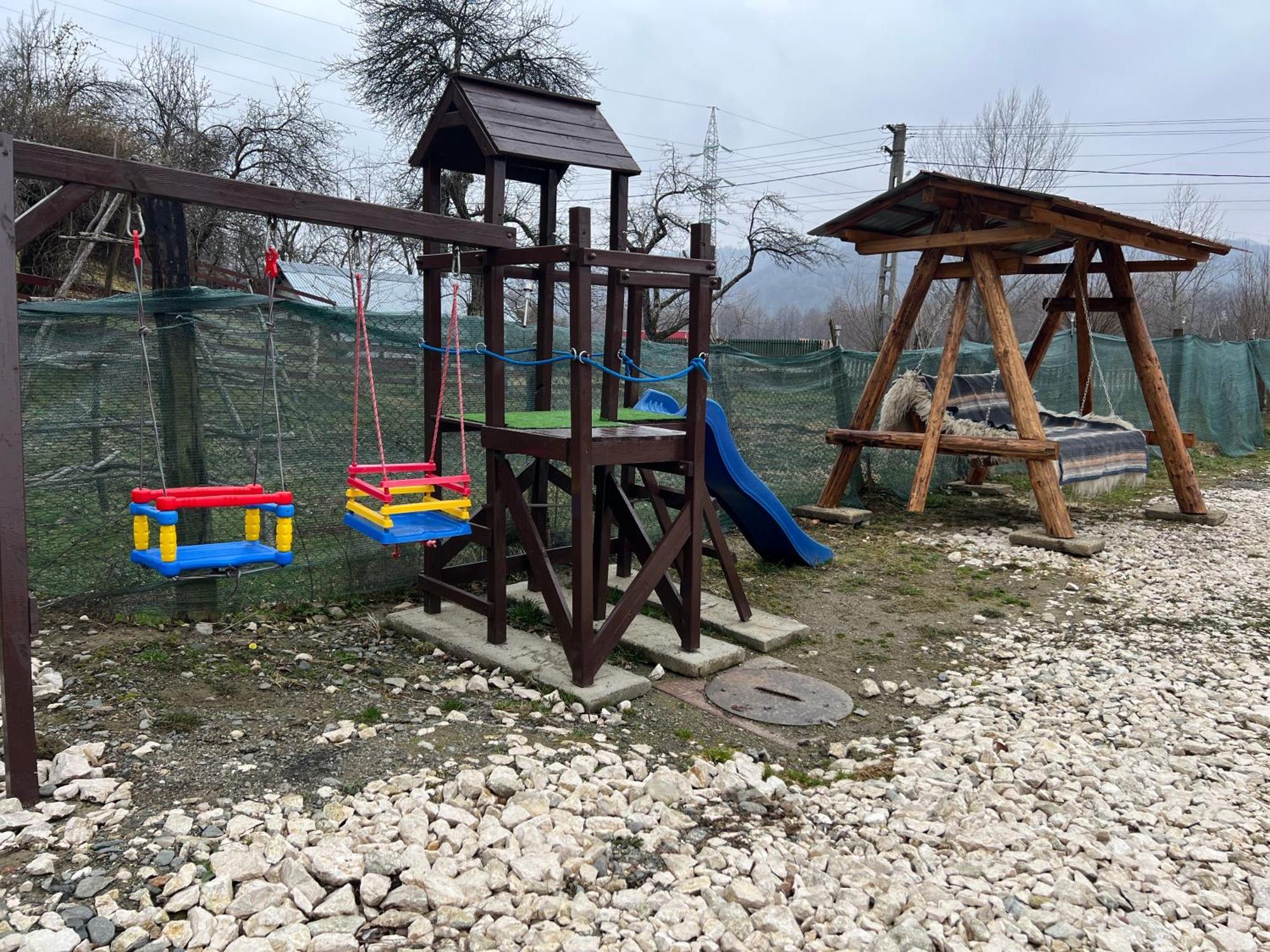 Casa Lupilor Villa Căpăţîneni-Ungureni Exterior foto