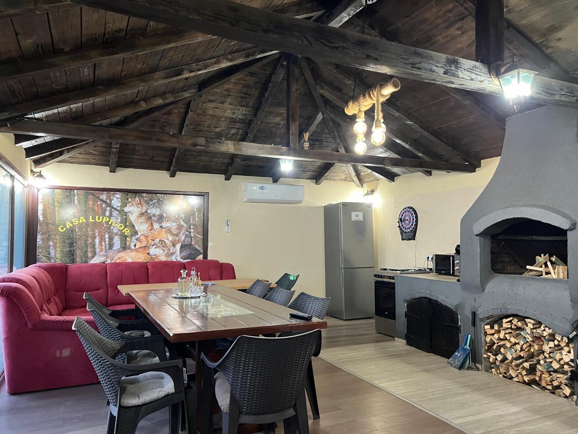 Casa Lupilor Villa Căpăţîneni-Ungureni Exterior foto