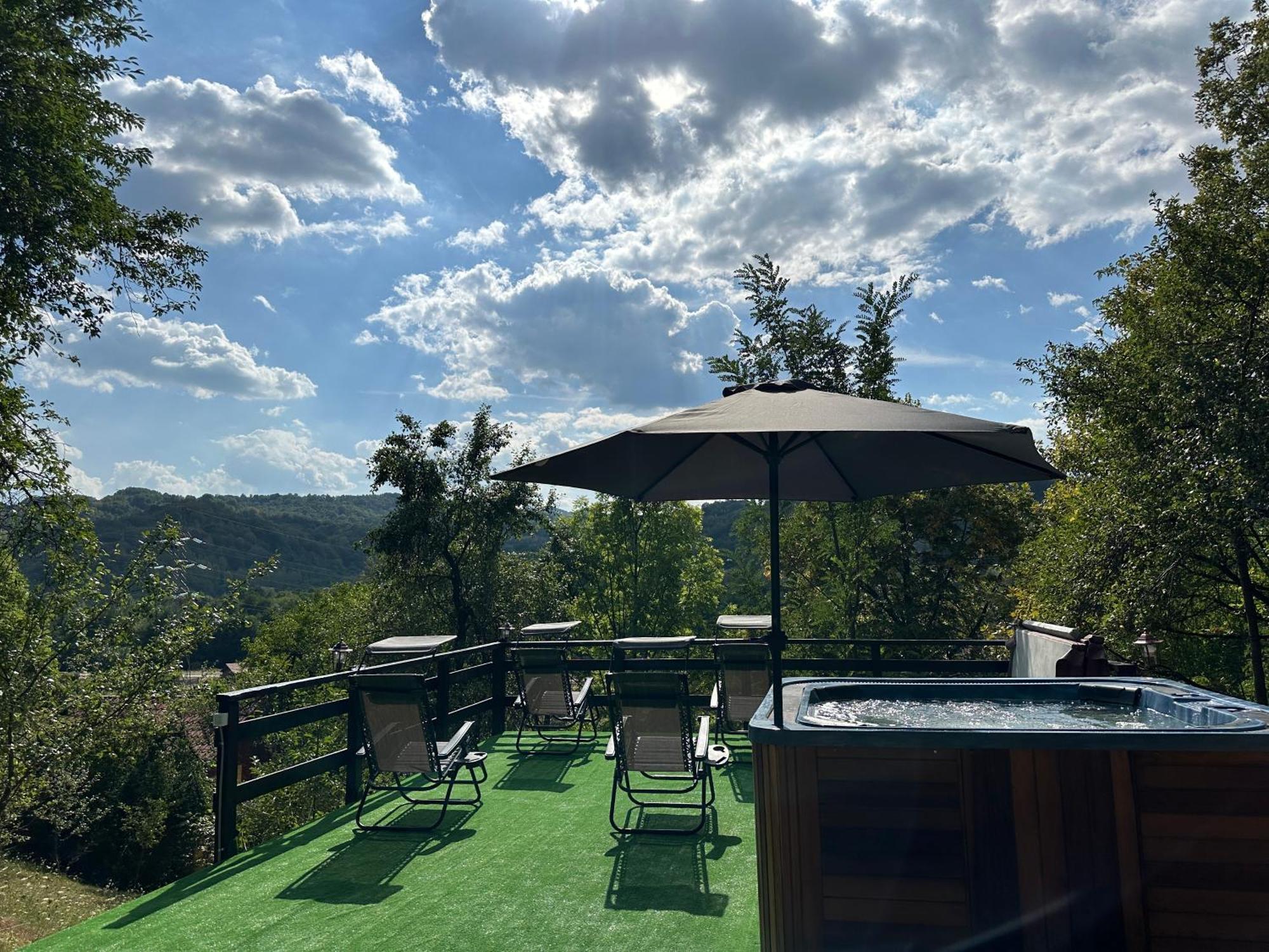 Casa Lupilor Villa Căpăţîneni-Ungureni Exterior foto